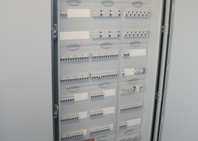 Elektrotechnik Kolb Niederstotzingen - Projekt Henle - Baumaschinentechnik